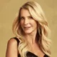 joan-vassos-dinobatkan-sebagai-wanita-utama-pertama-untuk-‘the-golden-bachelorette’