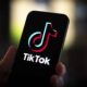 tiktok-menjadi-platform-media-sosial-pertama-yang-memberi-label-pada-konten-ai
