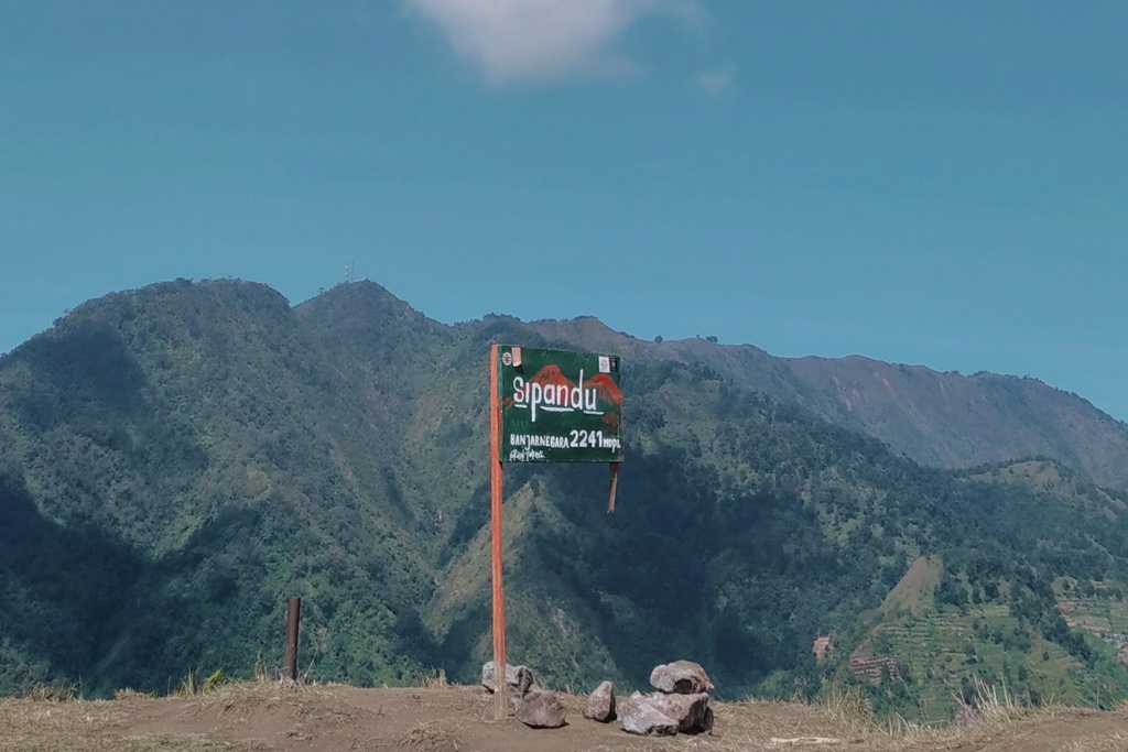 bukit-sipandu-via-jalur-pawuhan