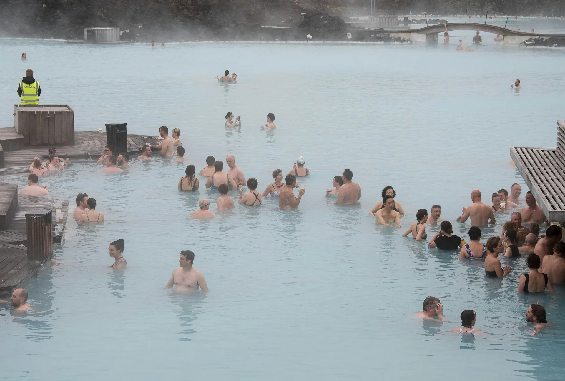 asyik-banget!-4-tempat-glamping-ini-ada-kolam-air-panasnya