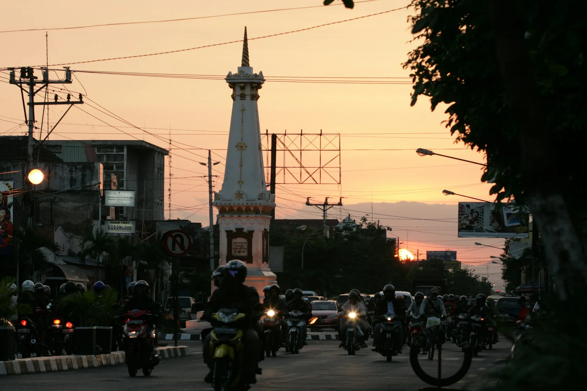 7-pasar-tradisional-jogja-yang-jadi-surga-kuliner,-bikin-laper!