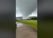 VIDEO: Momen Tornado Terjang Lapangan Golf di Amerika Serikat