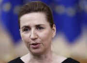 Geger Pria Tak Dikenal Pukuli Perdana Menteri Denmark di Alun-Alun