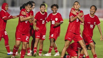 timnas-putri-indonesia-hajar-bahrain,-claudia-cetak-gol-indah