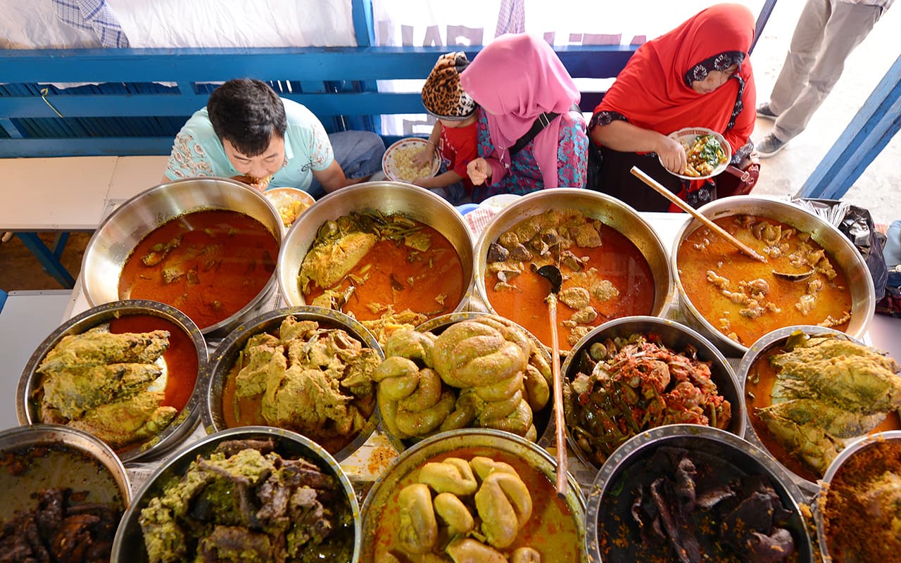 10-kota-dengan-street-food-terbaik-di-indonesia