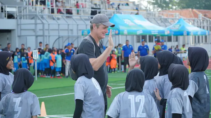 eks-pelatih-persema-sanjung-perkembangan-pesepak-bola-muda-putri-di-kudus