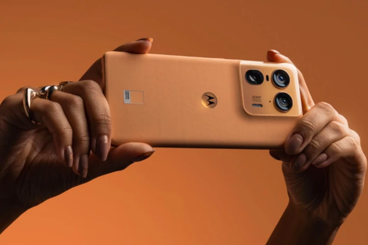 motorola-edge-50-ultra-segera-rilis,-simak-spesifikasinya