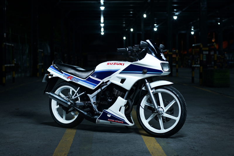 sempat-ngetop-tahun-90an!-ini-spesifikasi-dan-harga-suzuki-rgr-150