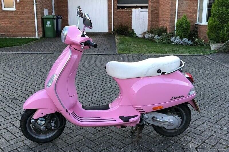 daftar-harga-dan-spesifikasi-vespa-matic-pink-terbaru-di-2024
