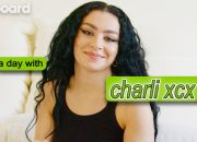 Charli XCX Membawa Penggemar Menjalani Hari-harinya | Sampul Billboard