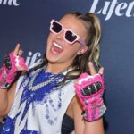 jojo-siwa-ungkap-rumahnya-digerebek-lagi-dalam-wawancara-terbaru