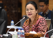 OPM Bakar Sekolah SMP, DPR Minta Pemerintah Segera Buka Sekolah Darurat