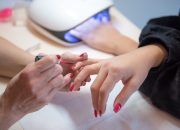 10 hal yang tidak boleh Anda lakukan di salon kuku, menurut pemilik salon dan teknisi kuku