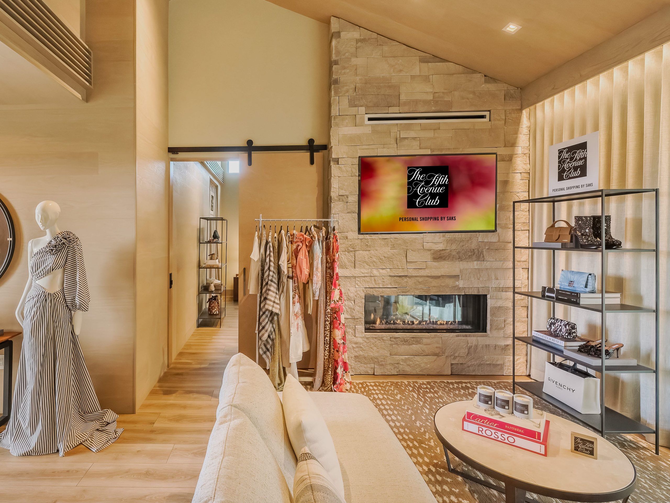 saks-fifth-avenue-di-san-francisco-akan-mewajibkan-semua-pembeli-untuk-membuat-janji-temu-langkah-kontroversial-ini-dapat-mengatasi-masalah-besar.