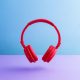 hubungkan-headphone-nirkabel-ke-tv-anda-untuk-menonton-film-dan-acara-dengan-tenang