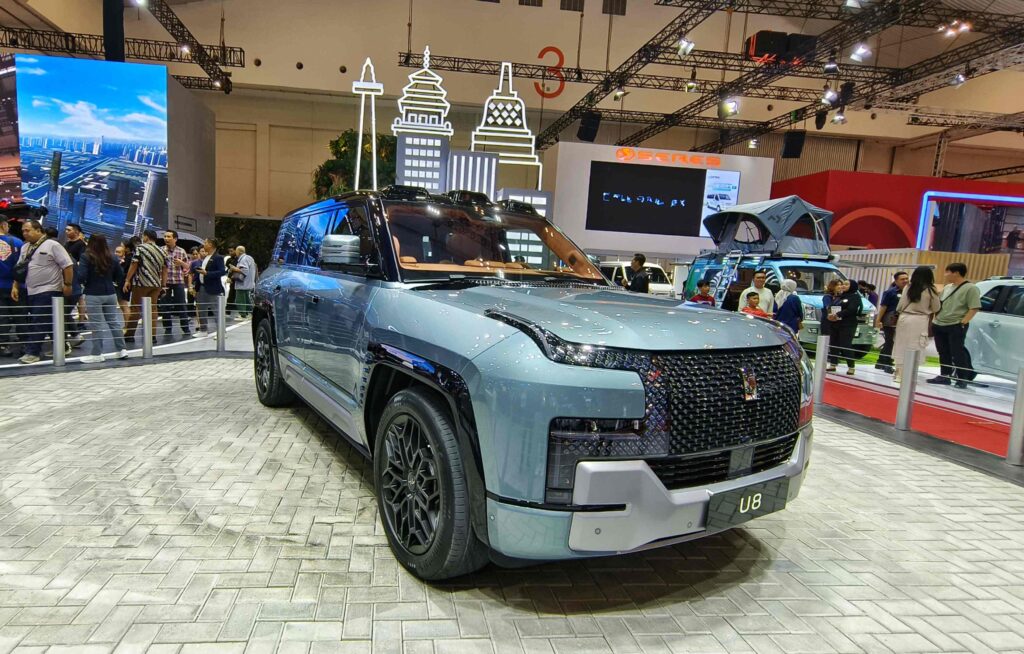 tak-hanya-ev,-byd-perkenalkan-inovasi-teknologi-e4-tank-turn