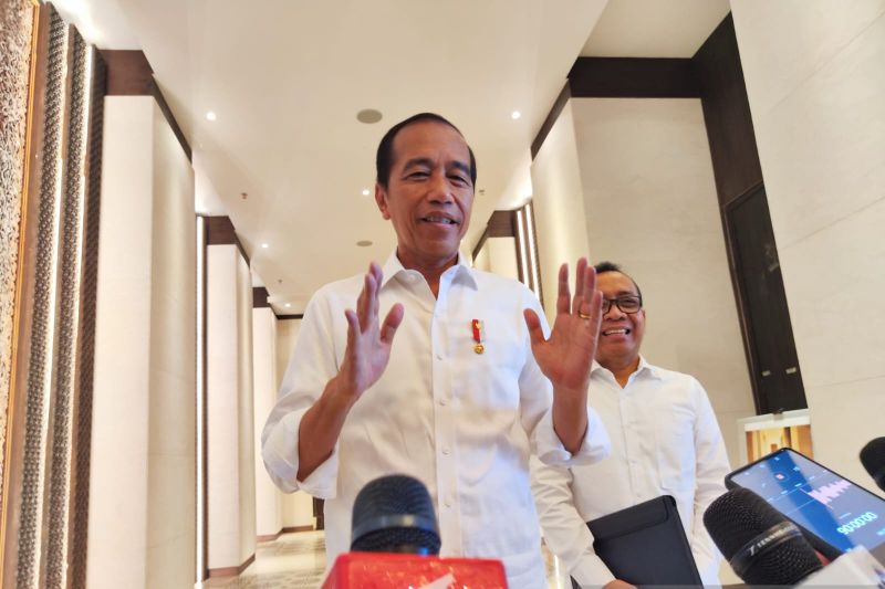 presiden-jokowi-tinjau-kondisi-infrastruktur-di-ikn,-air-hingga-internet-aman