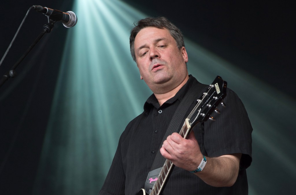 martin-phillipps,-salah-satu-pendiri-seminal-new-zealand-group-the-chills,-meninggal-di-usia-61