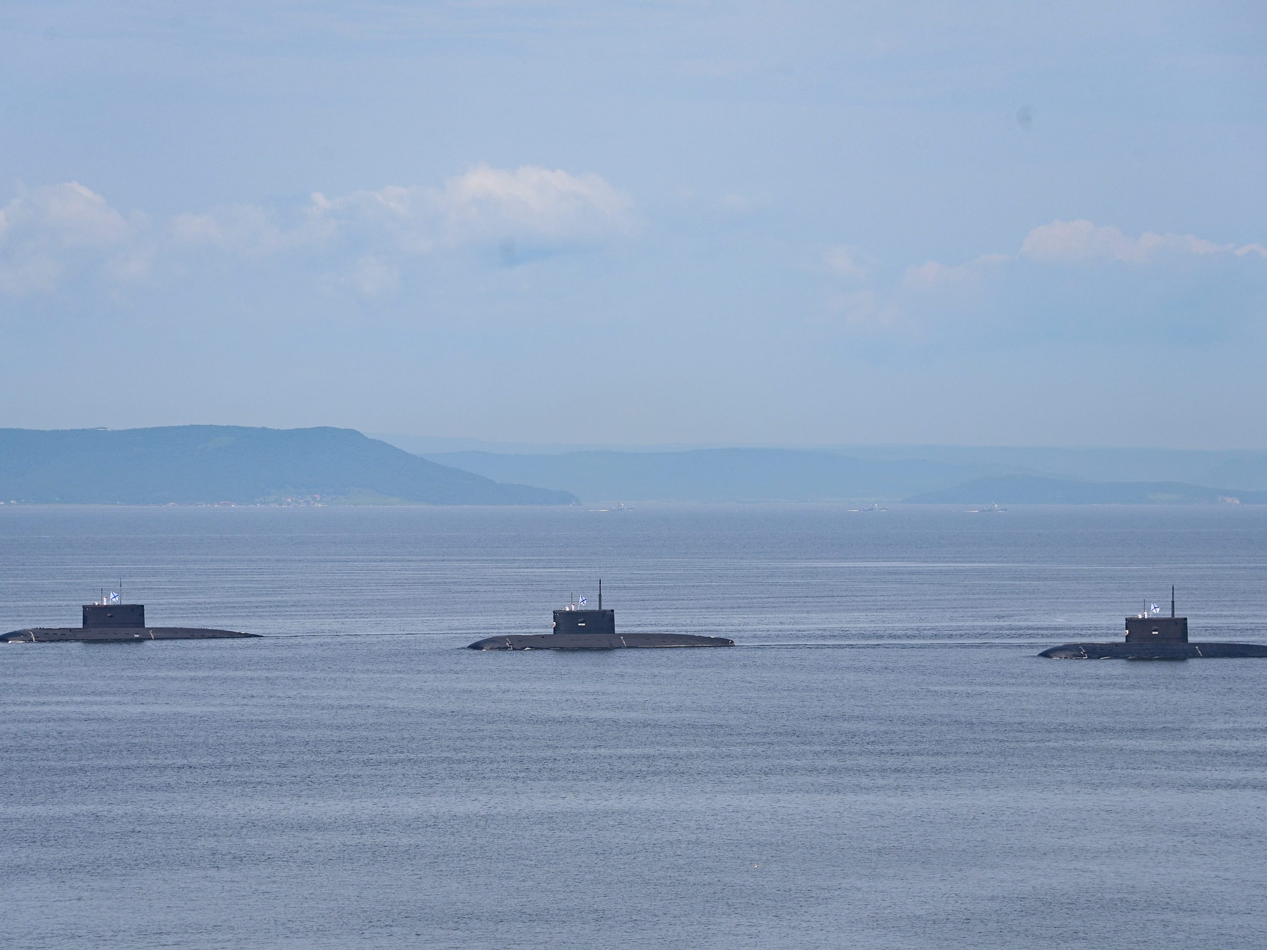 ukraina-mengatakan-kapal-selam-rudal-jelajah-rusia-dikerahkan-dalam-jumlah-besar-saat-armada-permukaan-laut-hitamnya-mundur