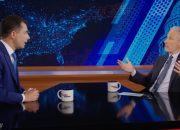 Jon Stewart memuji Pete Buttigieg setelah komentarnya yang ‘sempurna’ tentang JD Vance