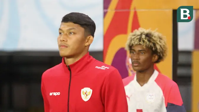 jadi-kiper-terbaik-piala-aff-u-19-2024,-ikram-algiffari-dan-ernando-ari-ternyata-saling-ngefans