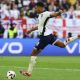 kenapa-bellingham-pakai-kaus-kaki-robek-di-euro-2024?