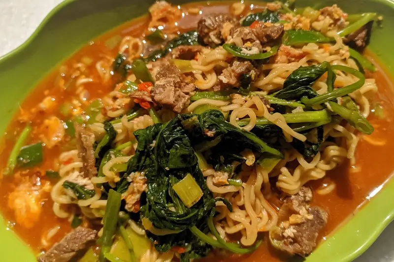 resep-mie-nyemek-ala-warmindo,-cocok-disantap-saat-hujan