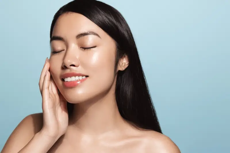 tips-yang-benar-facial-wash-untuk-kulit-kering
