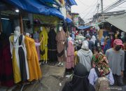 China Kuasai RI dengan Jual Pakaian Murah, Industri Tekstil Lokal Tumbang