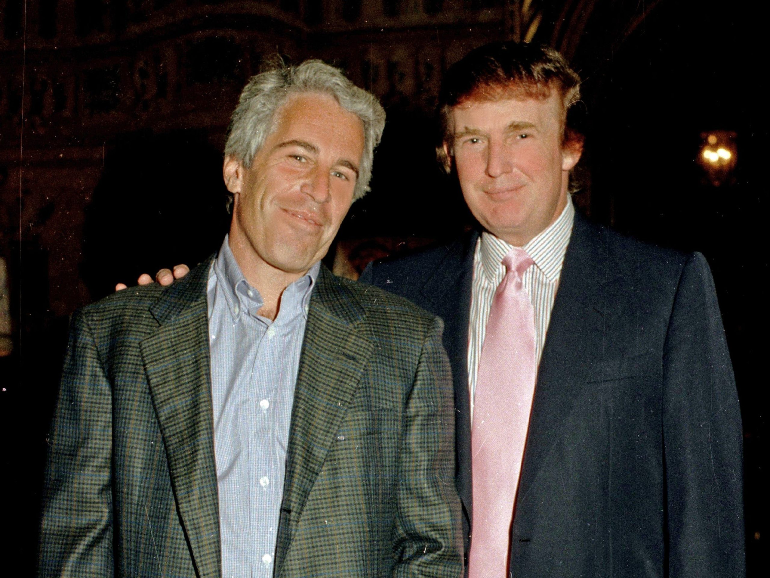 sekutu-biden-menyebarkan-cerita-lama-tentang-hubungan-trump-dengan-jeffrey-epstein
