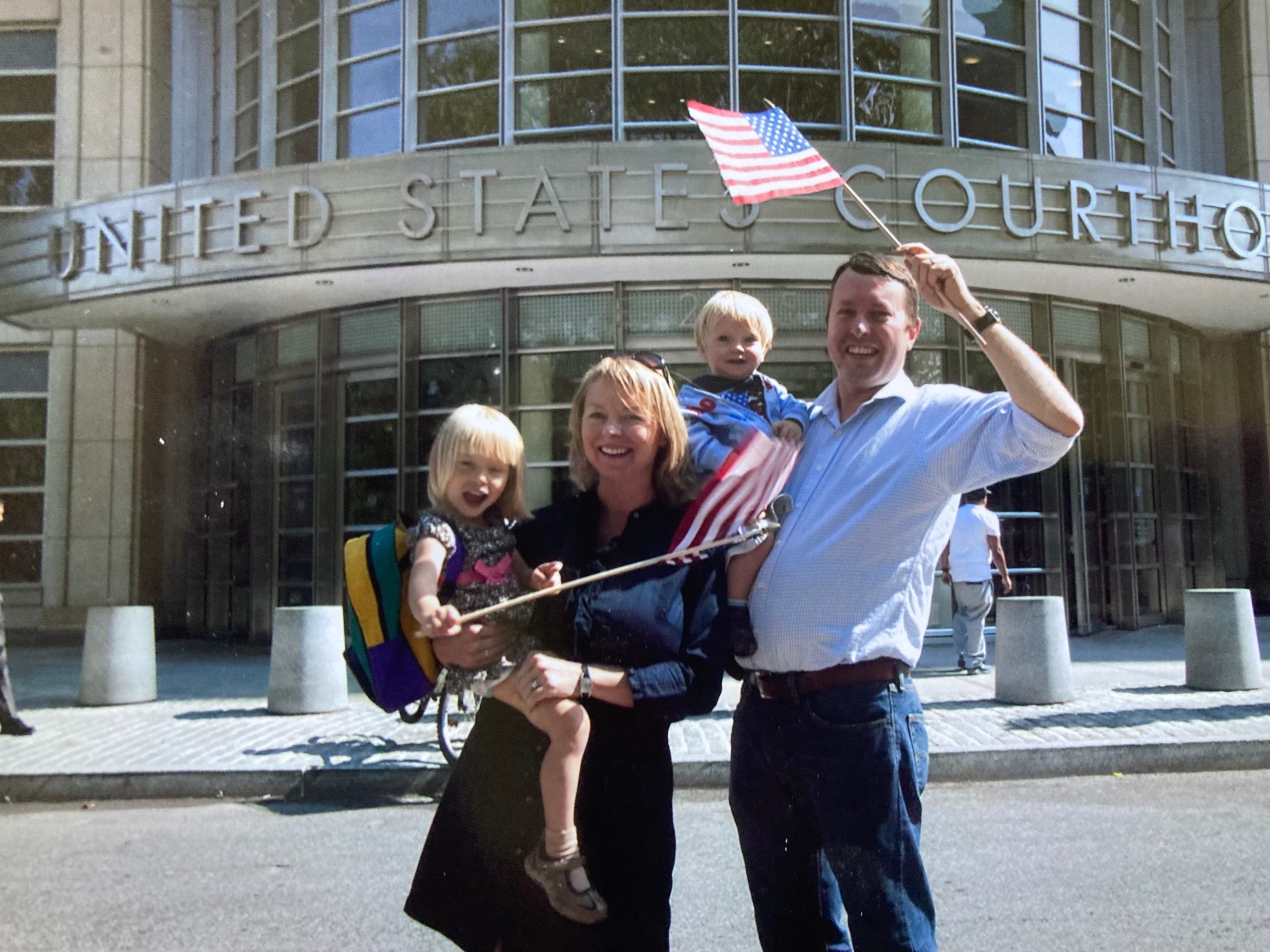 saya-berasal-dari-inggris-dan-pindah-ke-as-19-tahun-lalu-zona-waktu-masih-membingungkan-saya,-dan-saya-tidak-mengerti-mengapa-orang-orang-menyukai-perjalanan-jauh.