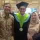 setelah-setahun-lebih-sidang,-gelandang-persib-akhirnya-wisuda-di-kampus-surabaya
