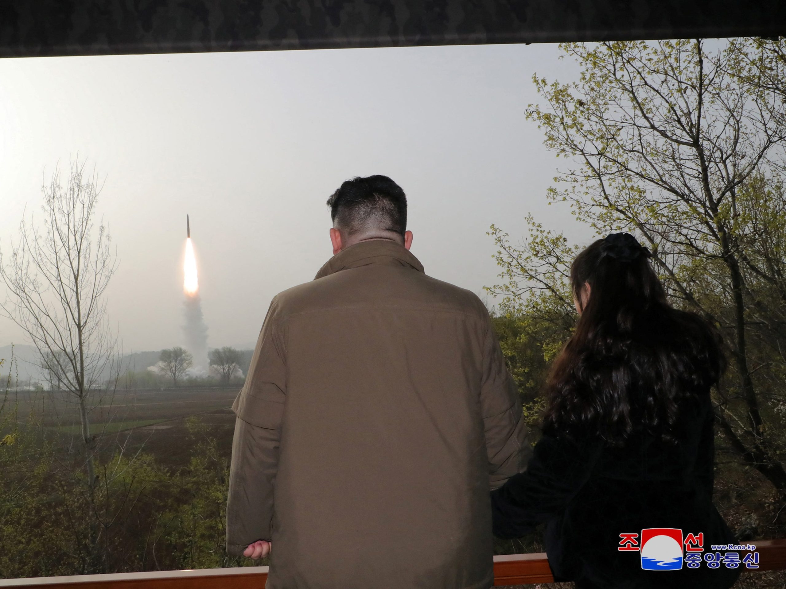 korea-utara-mengeksekusi-30-remaja-karena-menonton-drama-korea-selatan:-laporan