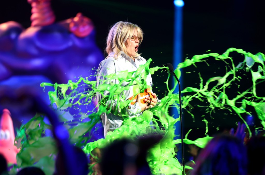 7-momen-terbaik-dari-kids’-choice-awards-2024:-penolakan!-kejutan!-slime!