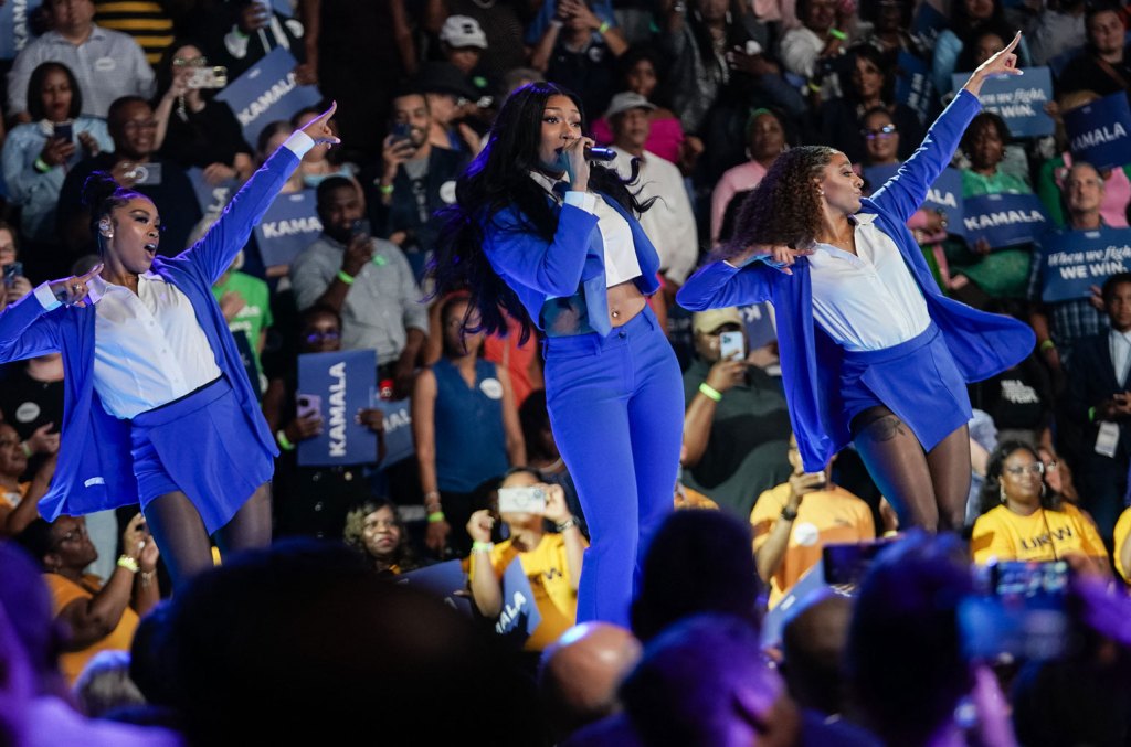 megan-thee-stallion-balas-kritikus-‘fake-mad’-atas-penampilannya-di-kampanye-kamala-harris