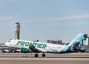 Pilot Frontier Airlines ditangkap dan dikawal keluar pesawat oleh polisi di Houston