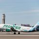 pilot-frontier-airlines-ditangkap-dan-dikawal-keluar-pesawat-oleh-polisi-di-houston