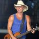 kenny-chesney-gelar-pesta-musim-panas-penuh-semangat-di-konser-nashville:-5-momen-terbaik