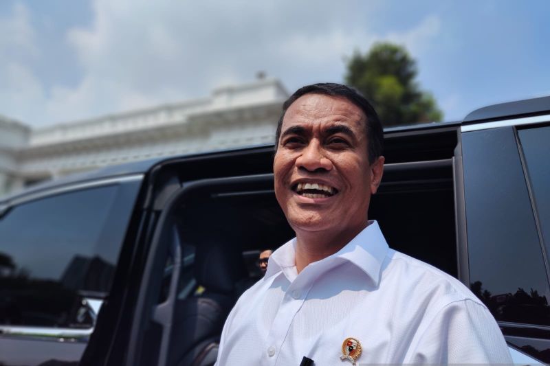 menteri-amran-sulaiman-naik-mobil-patwal-hindari-macet