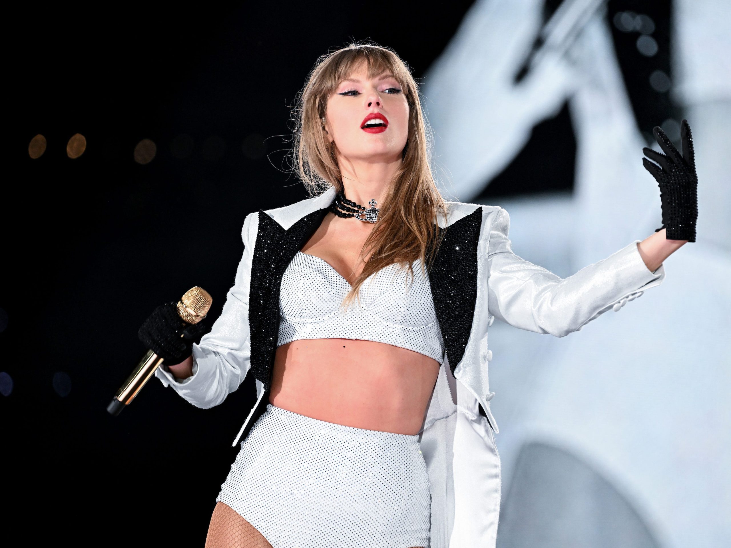 ‘the-tortured-poets-department’-milik-taylor-swift-memecahkan-rekor-sebagai-albumnya-yang-paling-laris-di-billboard-200-berikut-peringkat-album-albumnya-yang-lain.
