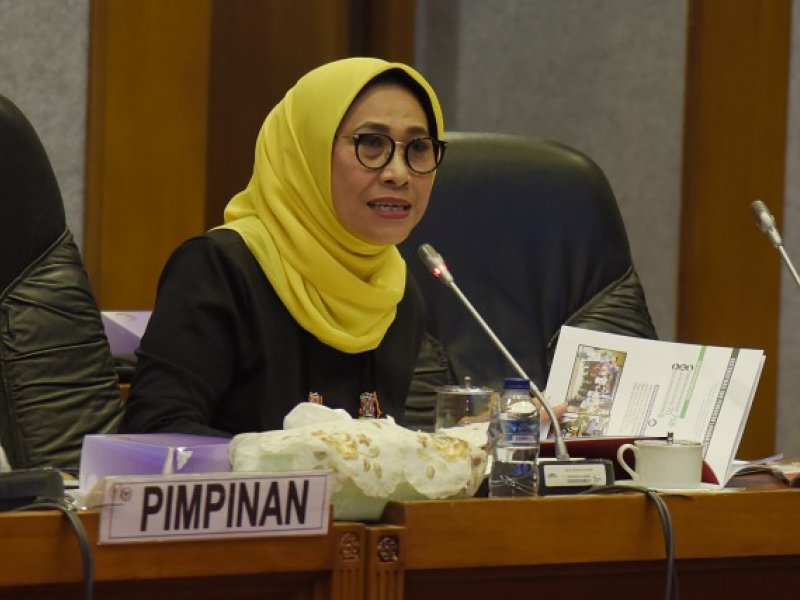 komisi-x-wanti-wanti-pemerintah-‘bebaskan’-penggunaan-alat-kontrasepsi-untuk-pelajar