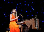 Saksikan Momen 2 Penggemar Taylor Swift Bertunangan di Wina Setelah Tur Eras Dibatalkan