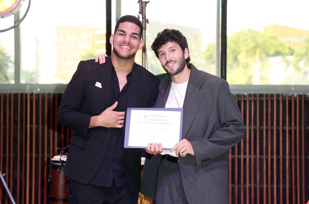 sebastian-yatra-raih-beasiswa-latin-grammy-&-momen-momen-menyenangkan-lainnya-dalam-musik-latin