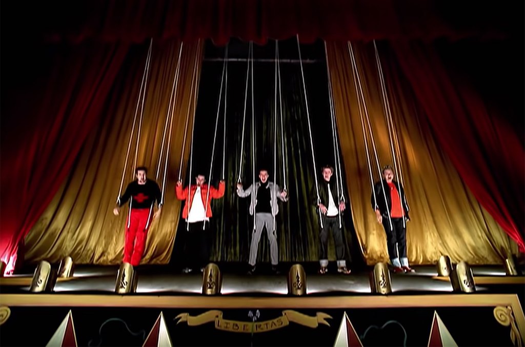 *’bye-bye-bye’-nsync-membawa-sorotan-‘deadpool-&-wolverine’-ke-10-besar-tangga-lagu-global-kecuali-as