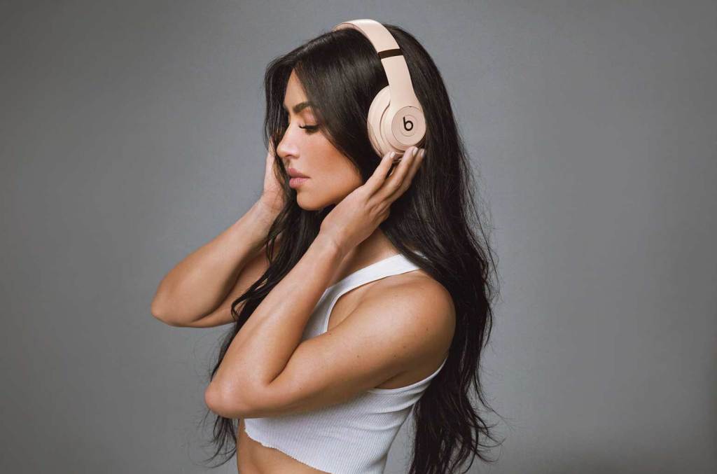 kim-kardashian-gandeng-beats-luncurkan-headphone-edisi-terbatas:-begini-cara-mendapatkannya