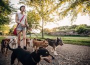 20 Cara Menghasilkan Uang Sampingan (oleh pembawa acara “How to Get Rich” Netflix, Ramit Sethi)