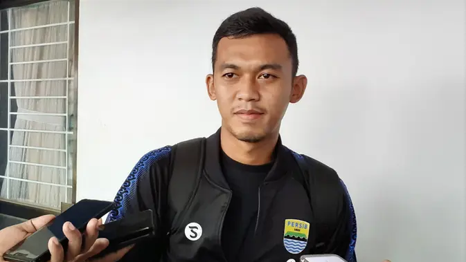 terkait-keputusan-meminjamkan-abdul-aziz-ke-persis,-ini-kata-pelatih-persib-bojan-hodak