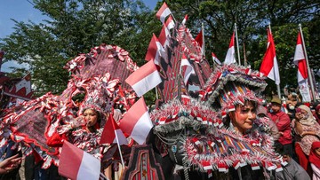 foto:-warna-warni-karnaval-peringati-hut-ke-79-kemerdekaan-ri