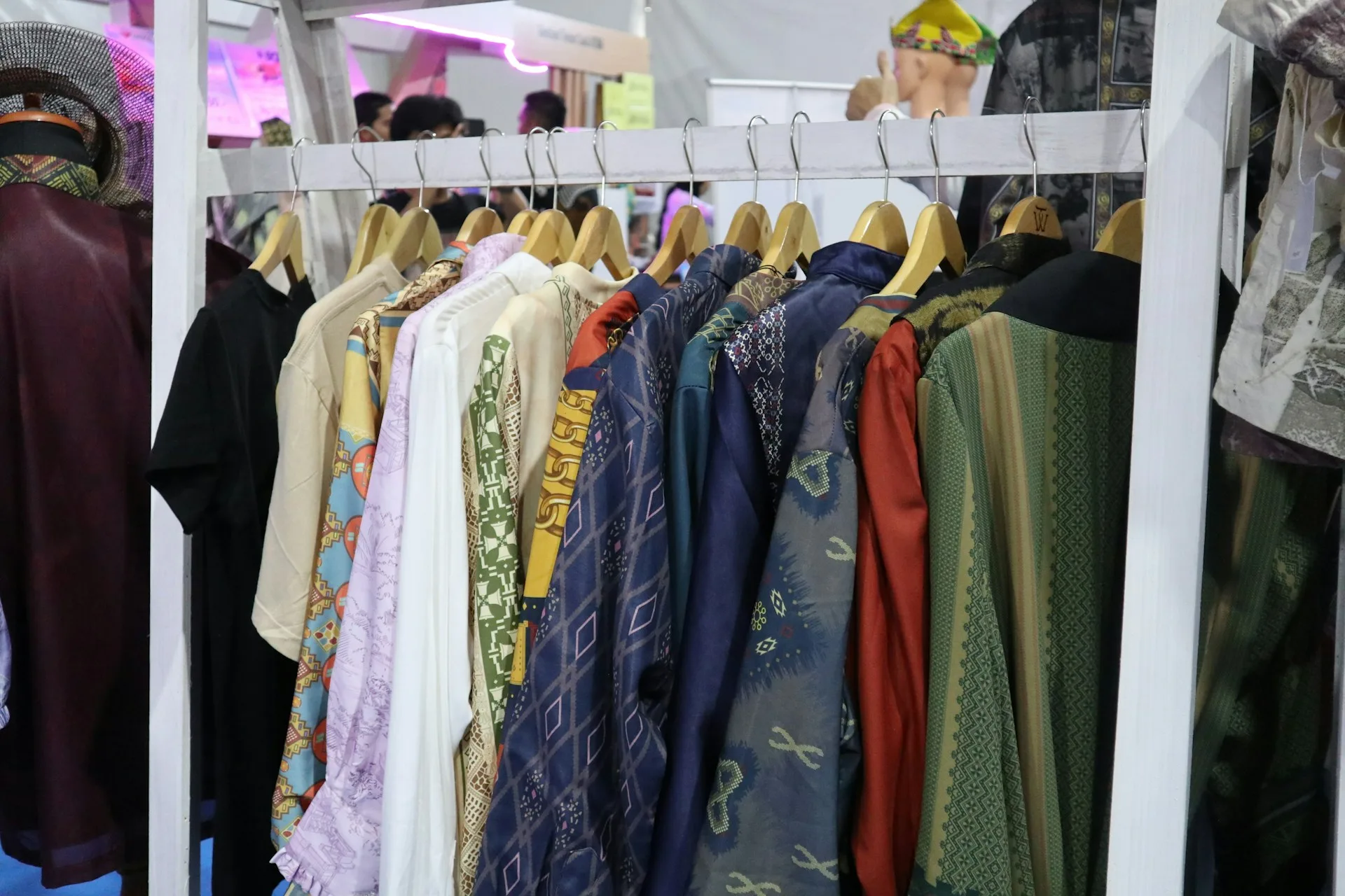 13-rekomendasi-toko-batik-solo-buat-oleh-oleh