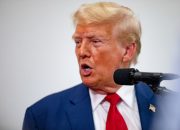 Saham media sosial Trump sedang anjlok. Berikut adalah 2 kemungkinan alasannya.